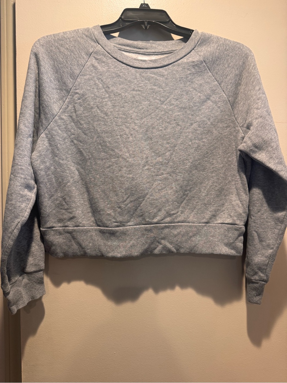 Colsie Light Gray Cropped Crewneck Sweatshirt